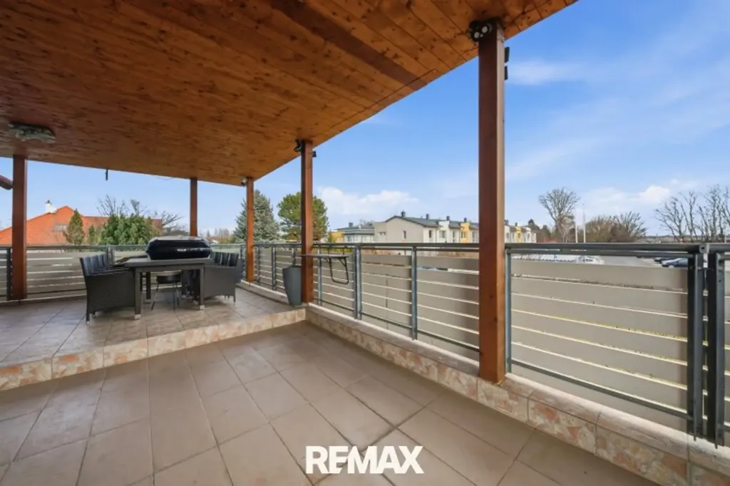 Terrasse - Multi-Unit House with Expansion Potential in Haschendorf