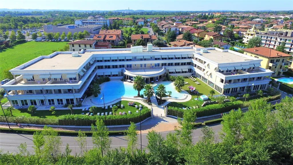 Triplex with Pool Terrace in Desenzano del Garda