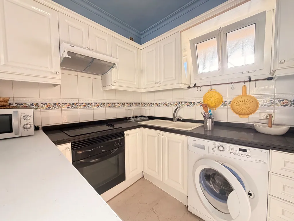 Köök - Renovated Apartment with Pool View in Las Arenas