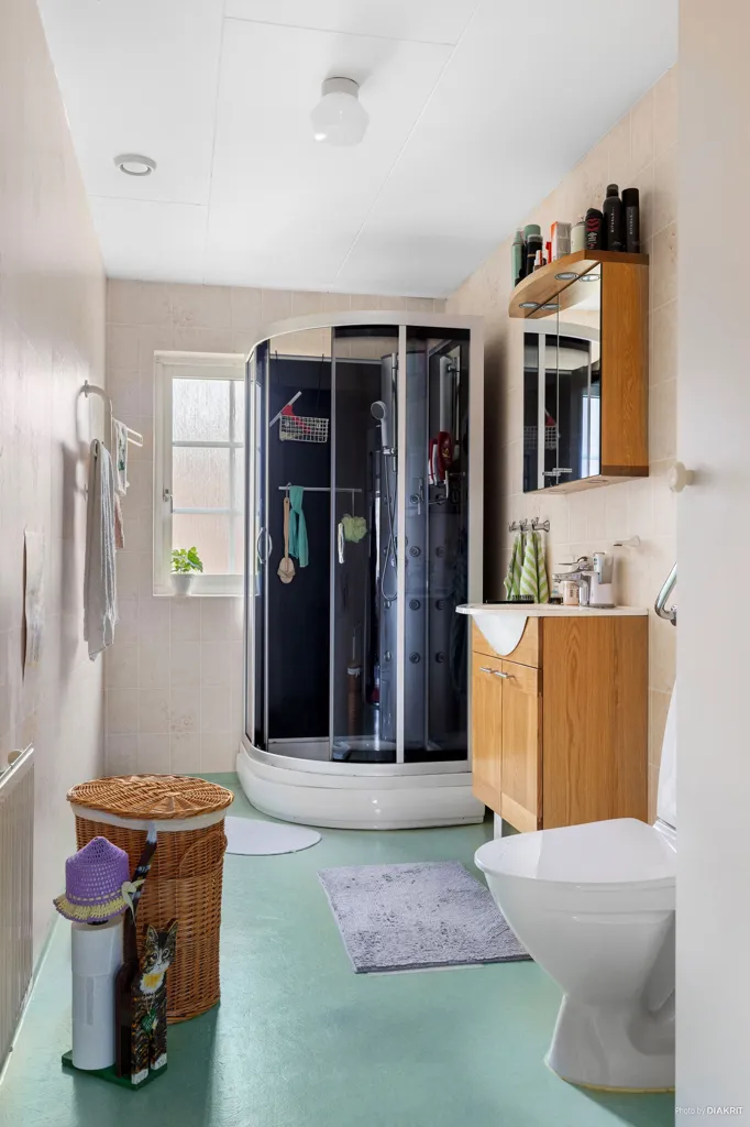 Bathrooms - 1-Storey Villa with Garden in Skåne