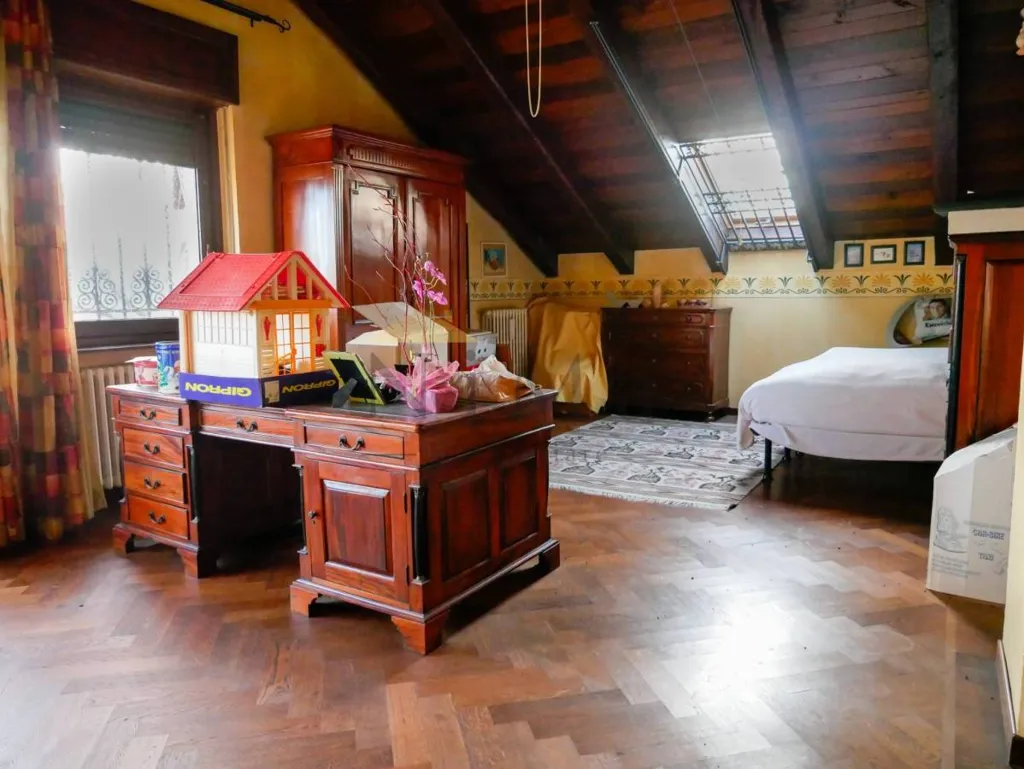 Bureau - Liberty Villa with Park in Saluzzo