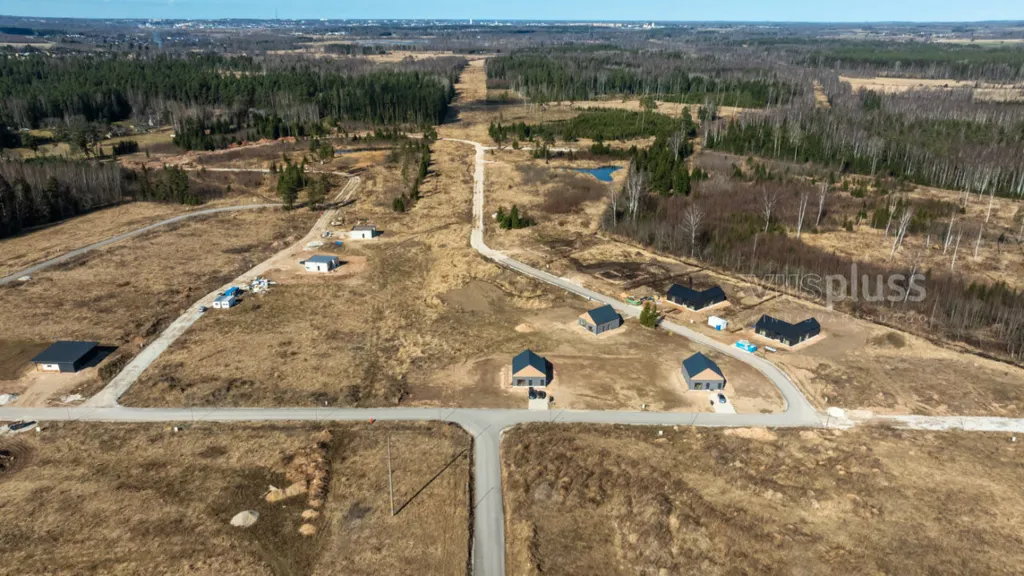 Vue aérienne - Private Plot with Forest View in Kureõja
