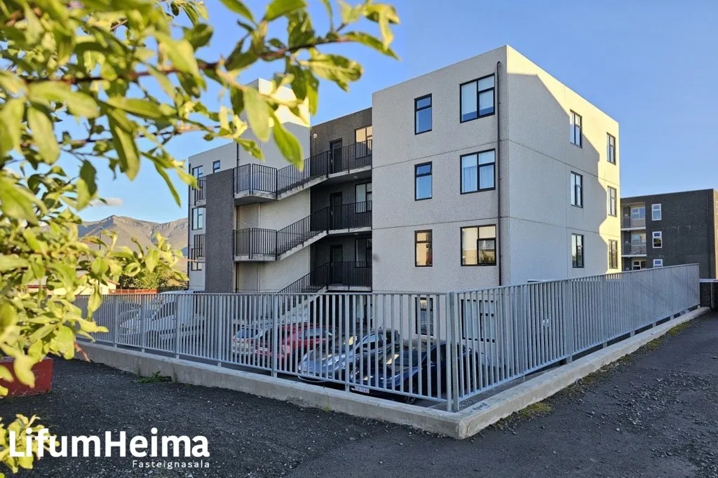 Esterno - Apartment with Elevator and Sea View in Borgarnes