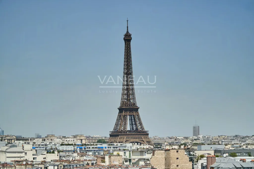 2-Bedroom Parisian Flat with Panoramic View