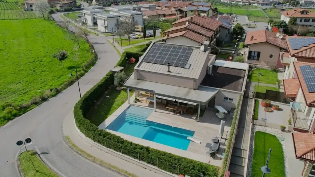 Õhuvaade - Contemporary Villa with Pool in Paratico