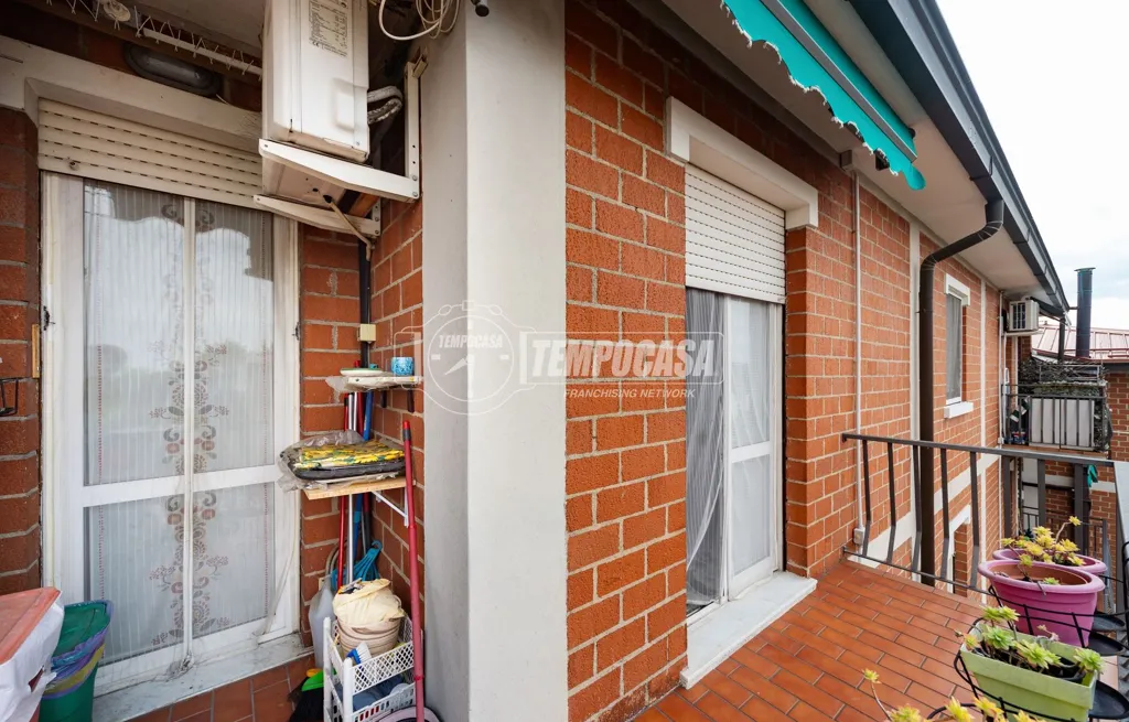 Rõdu - Apartment with Balcony in Central Bulciago