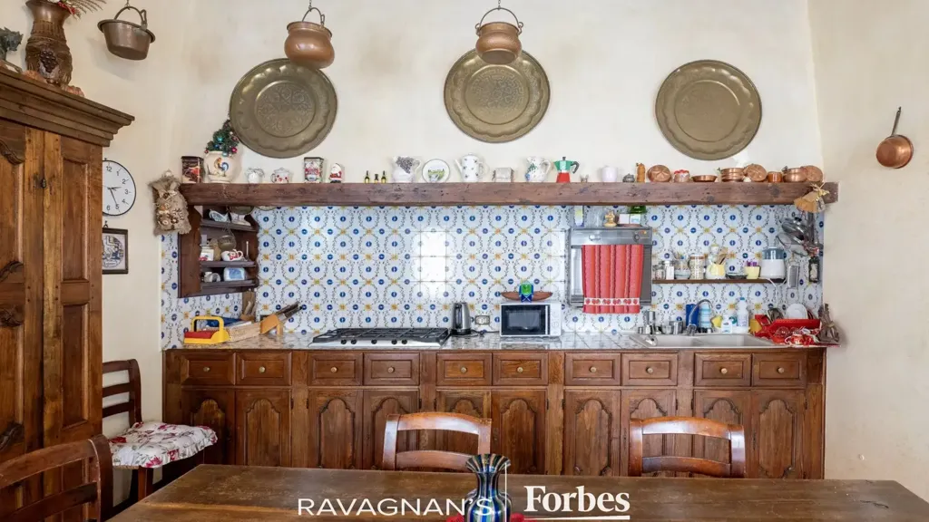 Kitchen - 10-Room Apartment with Canal View in Venice