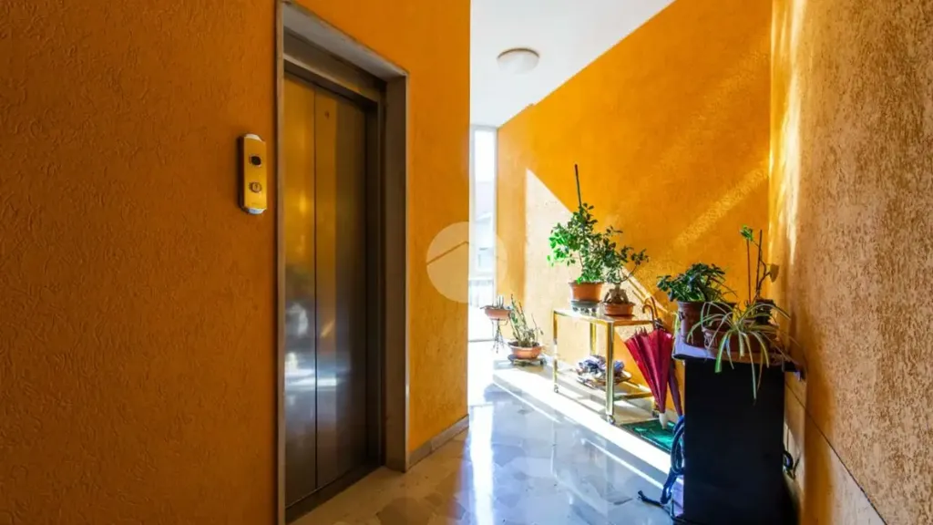 hallway_entrance