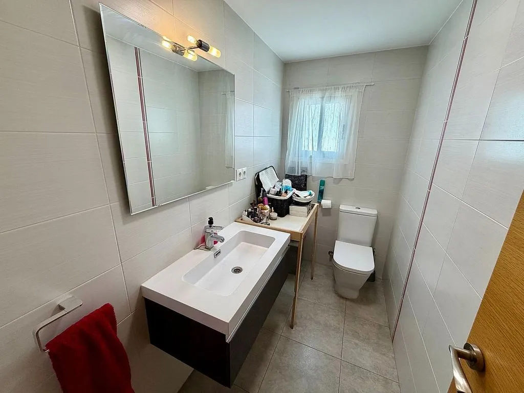 Vannitoad - Apartment with Balcony in Silla