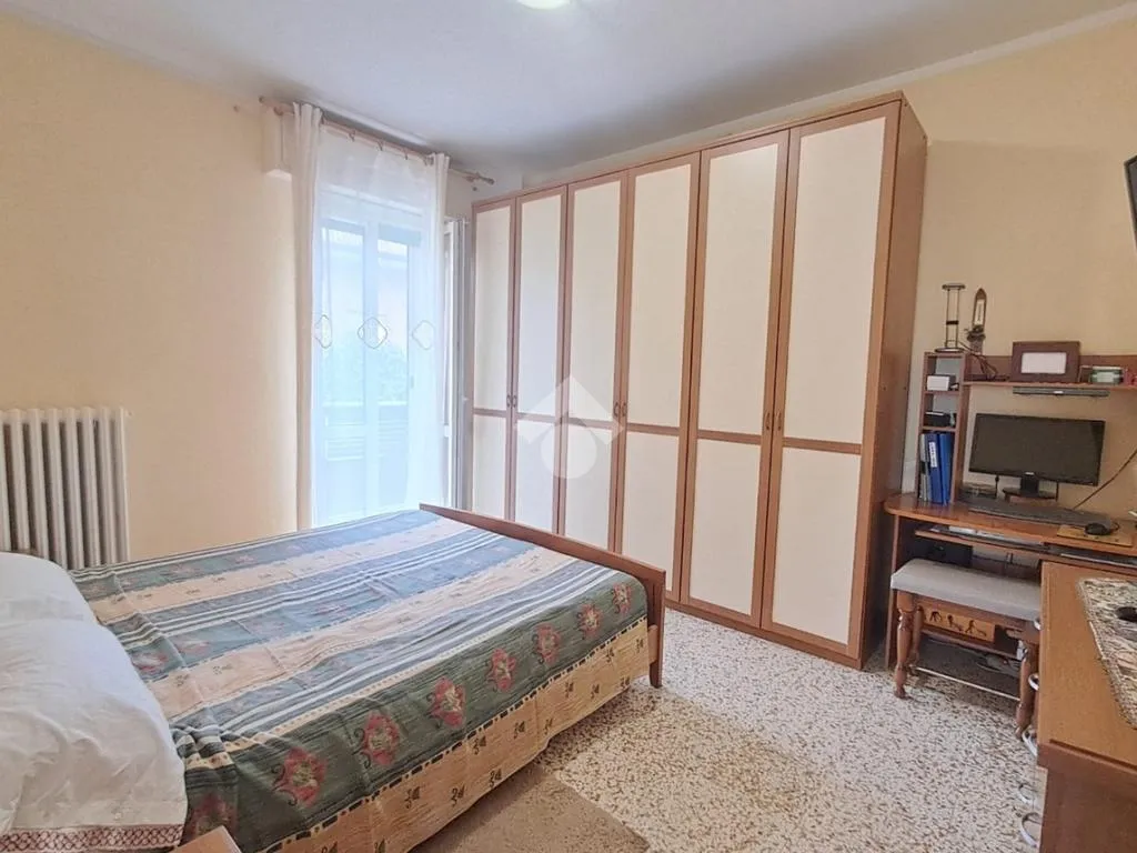 Chambres - 3-Bedroom Apartment with Balcony in Medicina