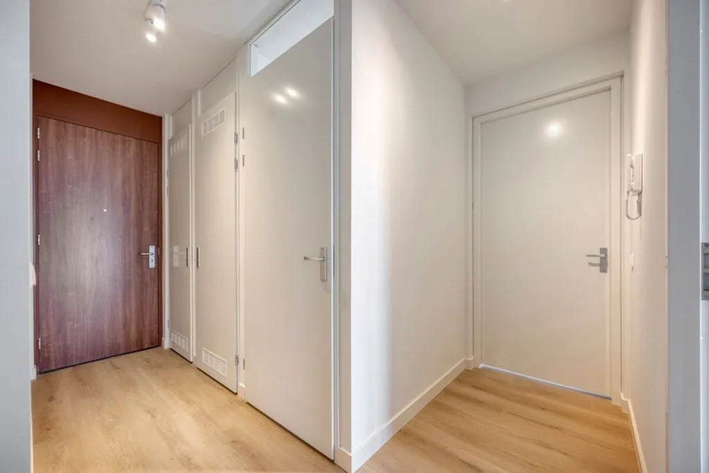 Esik - Unfurnished 2-Bedroom Apartment in Rotterdam