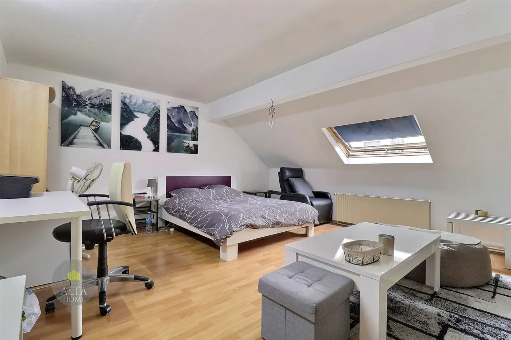 3 magamistoaga maja asukohas Woluwe-Saint-Lambert