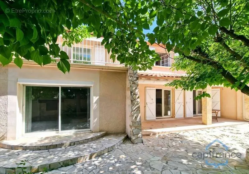 Terrazza - Villa with Pool-Ready Garden near Castries