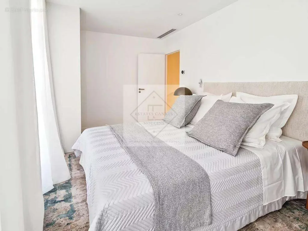 Chambres - Maison de Ville Rénovée avec Cour Privative à Cannes