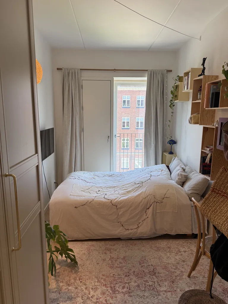 Magamistoad - 4-Bed Apartment with Park View in Aros Åpark