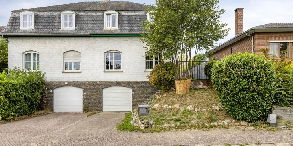 Välivaade - Charming Three-Storey House with West Terrace in Overijse