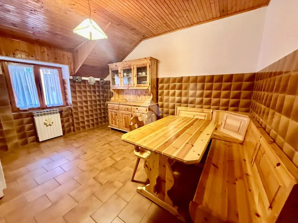 Söögituba - Trilocale with Balcony in Vezza d'Oglio