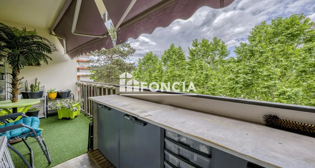 Balcon - Appartement 4 Pièces avec Garage à Annecy