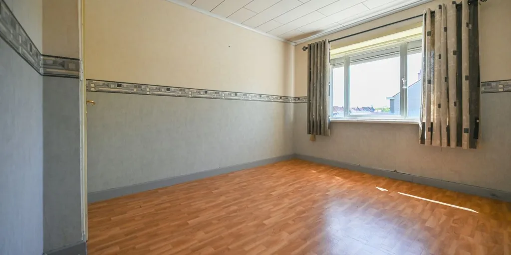 Stanze - Corner House to Renovate in Izegem