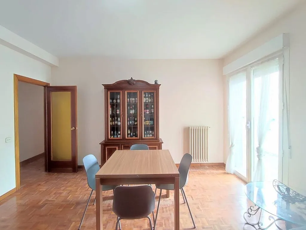 Salle à manger - Student Flat with Terrace in San Juan, Pamplona