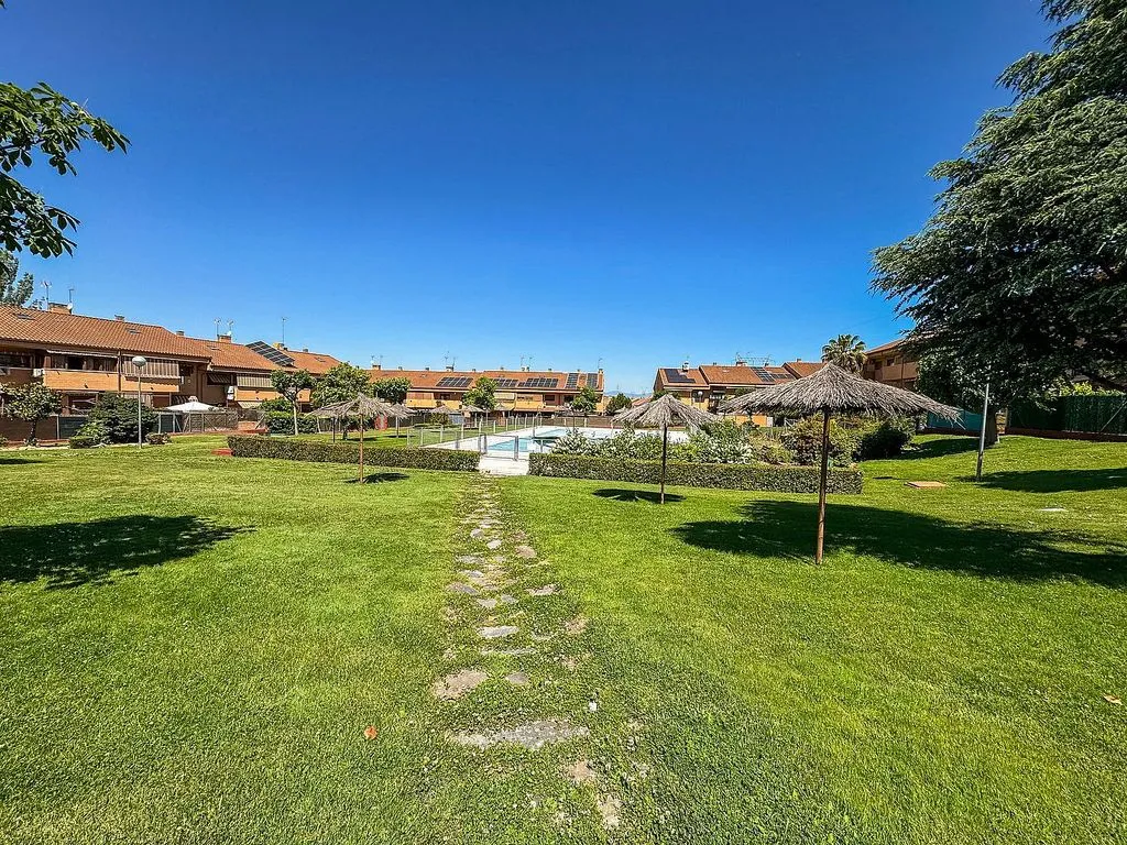 Aed - Pareded Chalet with Pool in Coimbra