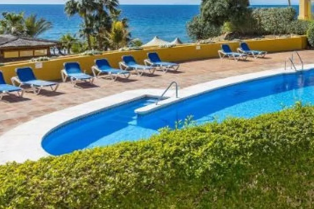 Piscine - Seafront Apartment with Sea View in Marbella