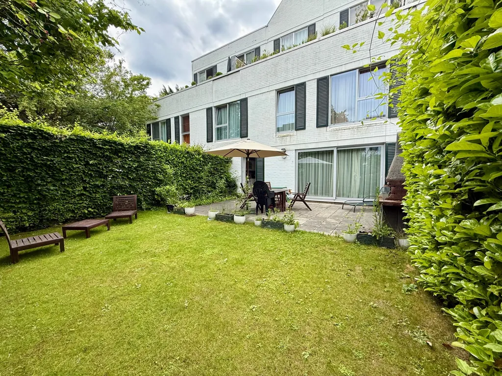 Aed - Duplex with Garden in Woluwe-St-Lambert