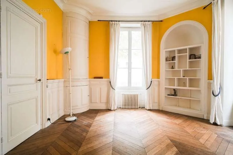 Maison 10 pièces à Macon