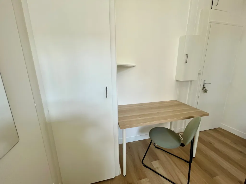 Bureau - Studio meublé avec cuisine équipée à Lyon