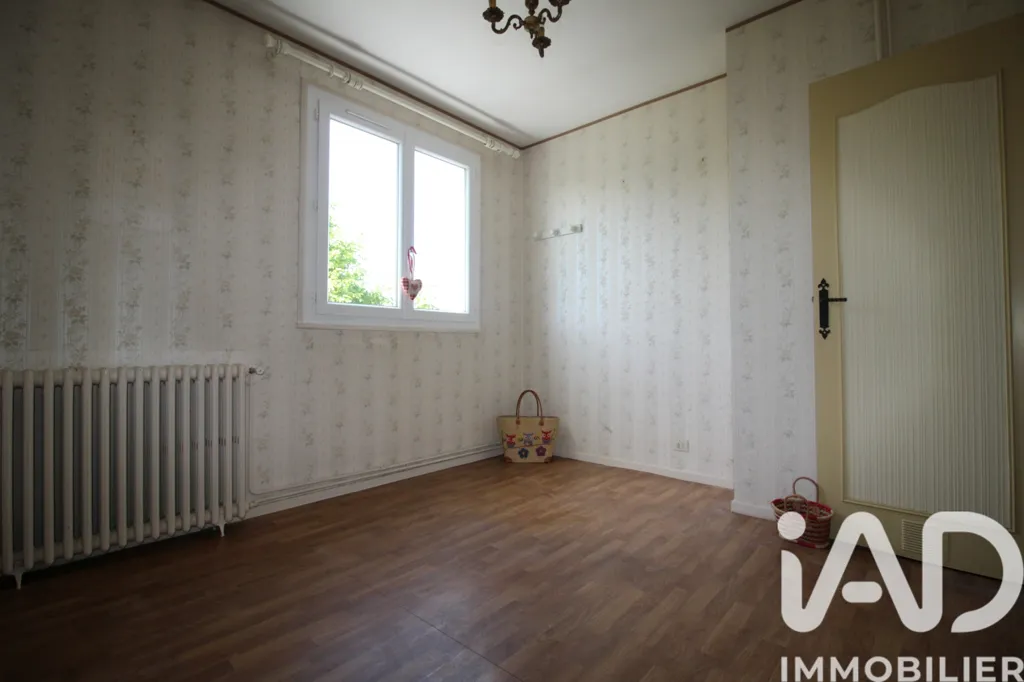 Chambres - Maison avec Jardin Arboré et Balcon à Proximité