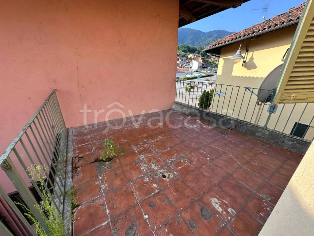 Balcon - Characterful Triplex with Terraces in Pagno
