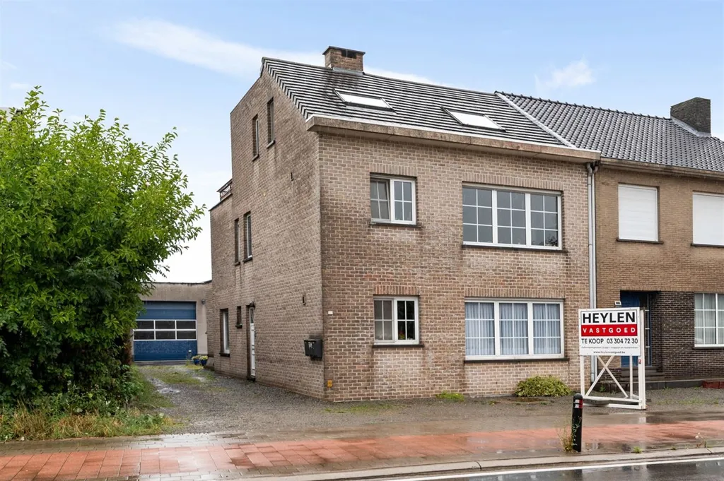 Välivaade - Spacious Family Home with Garage in Duffel