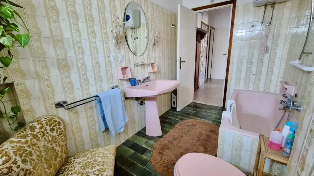 Vannitoad - Apartment with Balcony in Pisa