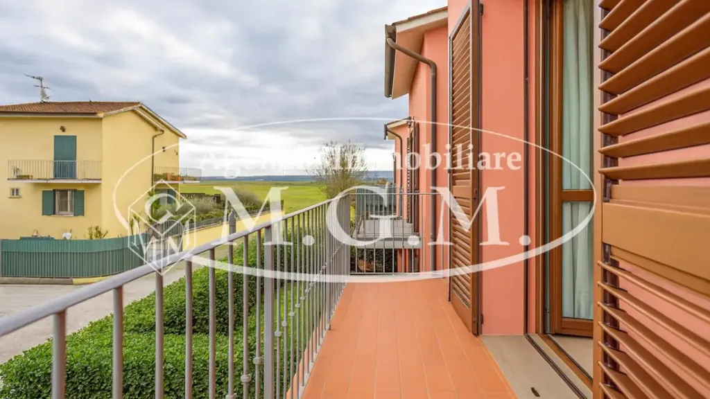 Balcon - Modernised Apartment with Mansard in Lavaiano