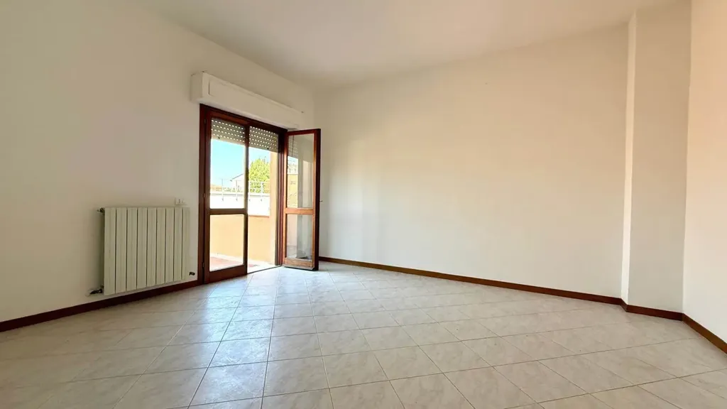 Toad - Two-Level Apartment with Terrace in Cecina