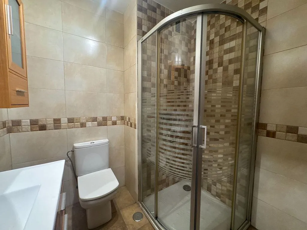Vannitoad - Spacious Apartment with Garage in Pajarillos