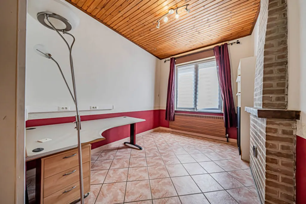 Studio - House with Waterfront Quay in Engis