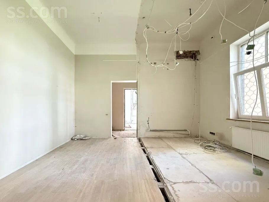 Toad - 6-Bedroom Apartment with Private Parking in Riga Centre
