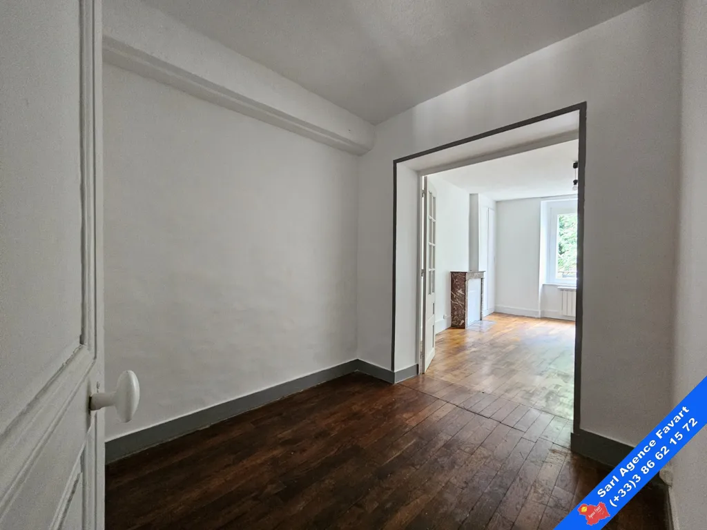 Pièces - Appartement avec Bureau au 1er Étage à St André