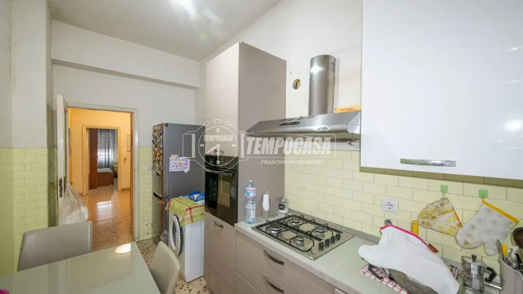 Cuisine - Bright Trilocale with Balcony in Messina