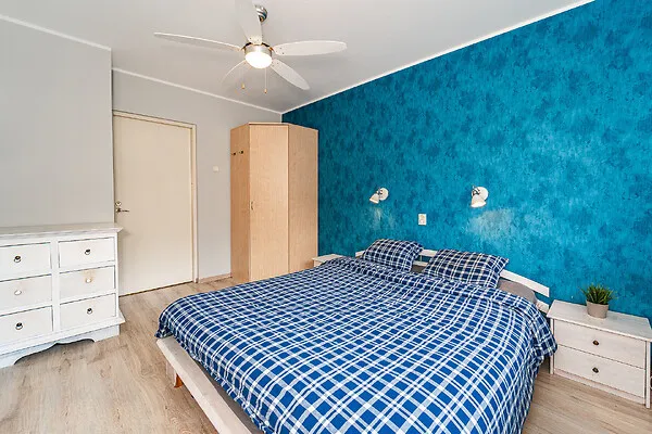 Magamistoad - Apartment with Separate Bathrooms in Mustamäe, Tallinn