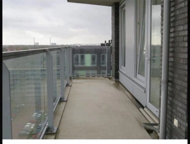 Balcon - Modern Apartment with Balcony in Beverwijk