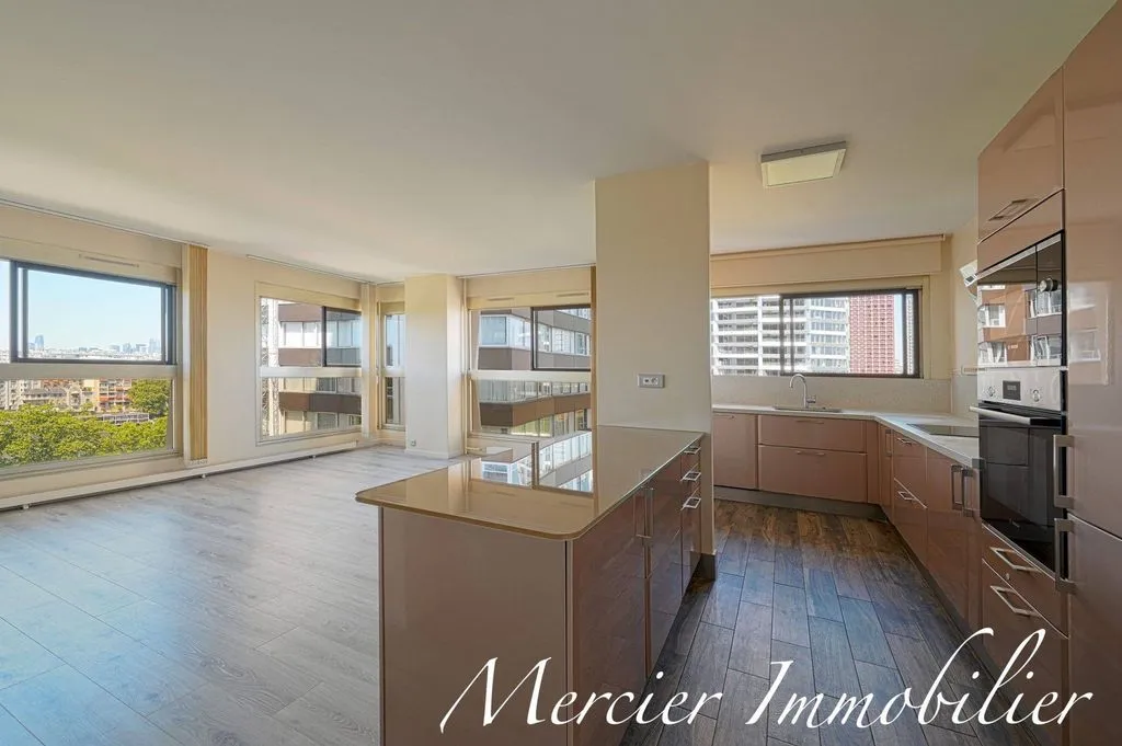 Cuisine - Appartement d'Angle avec Vue Panoramique sur Seine à Paris