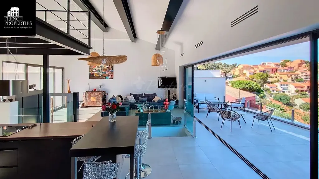 Salle à manger - Maison Contemporaine avec Vue Panoramique à Port-Vendres