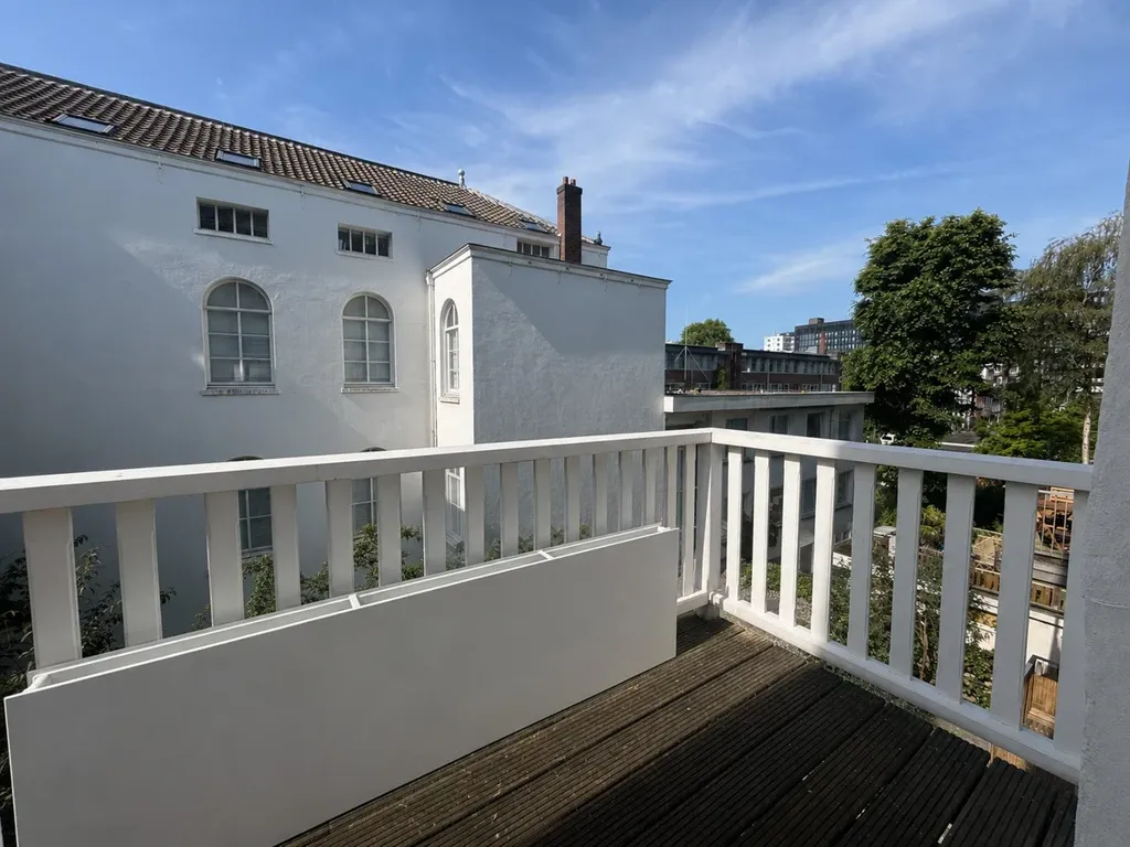 Balcon - Furnished Apartment with Balcony in Amsterdam Centre