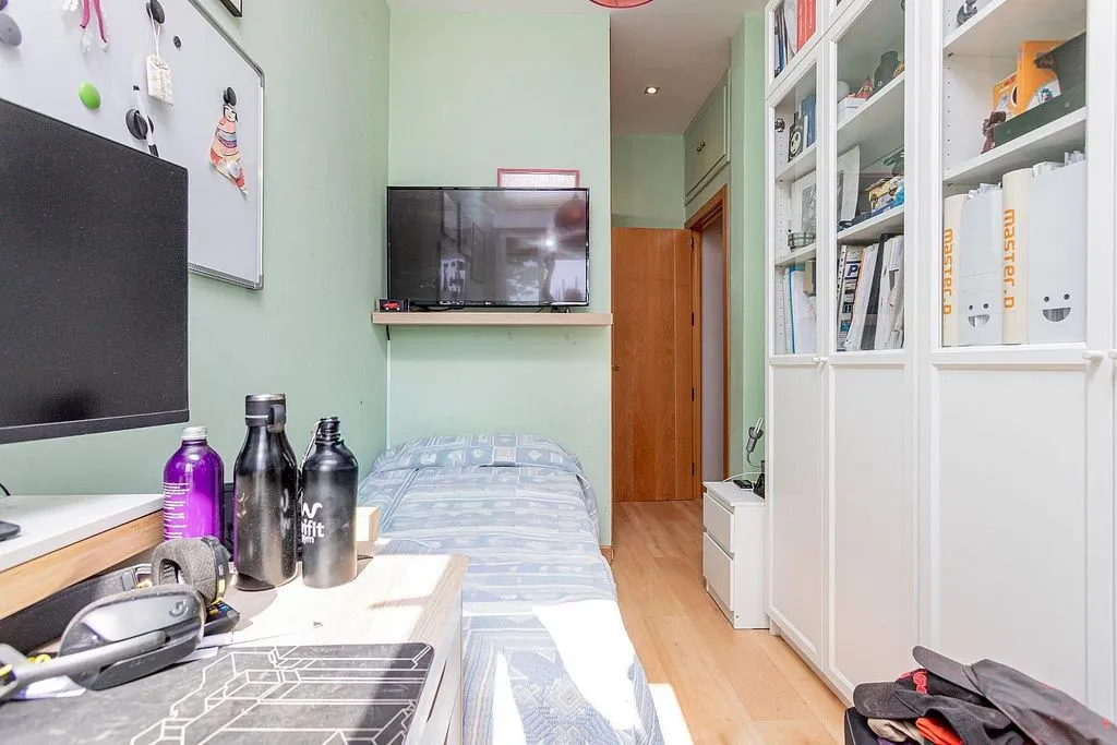 Chambres - Apartment with Balcony near Atocha, Madrid