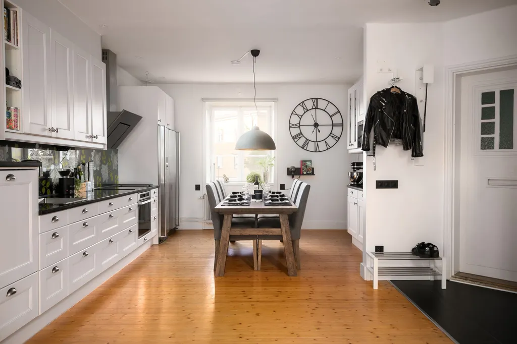 Salle à manger - Turn-of-the-Century Apartment with High Ceilings in Söder