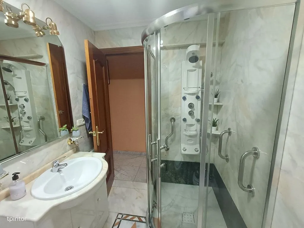 Vannitoad - Furnished Flat with Terrace in Cáceres Centre