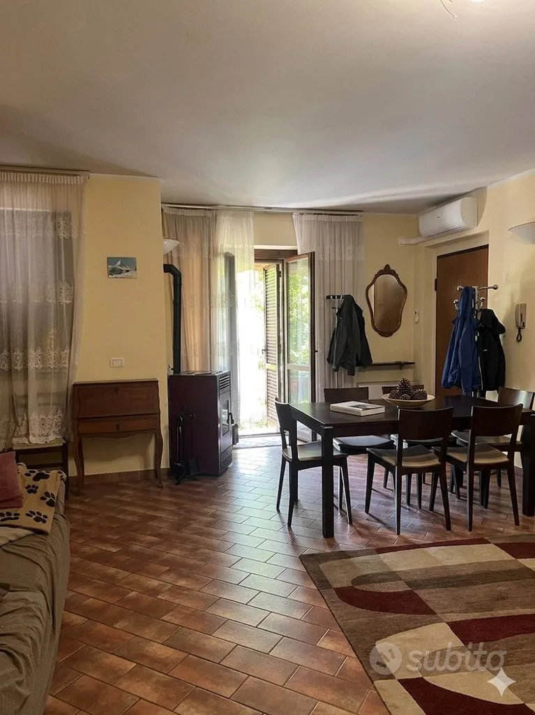 Elutuba - New-Condition Apartment with Garden in Terni