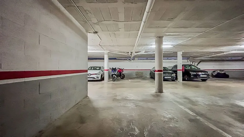Garage - Apartment with Pool in Montbrió del Camp